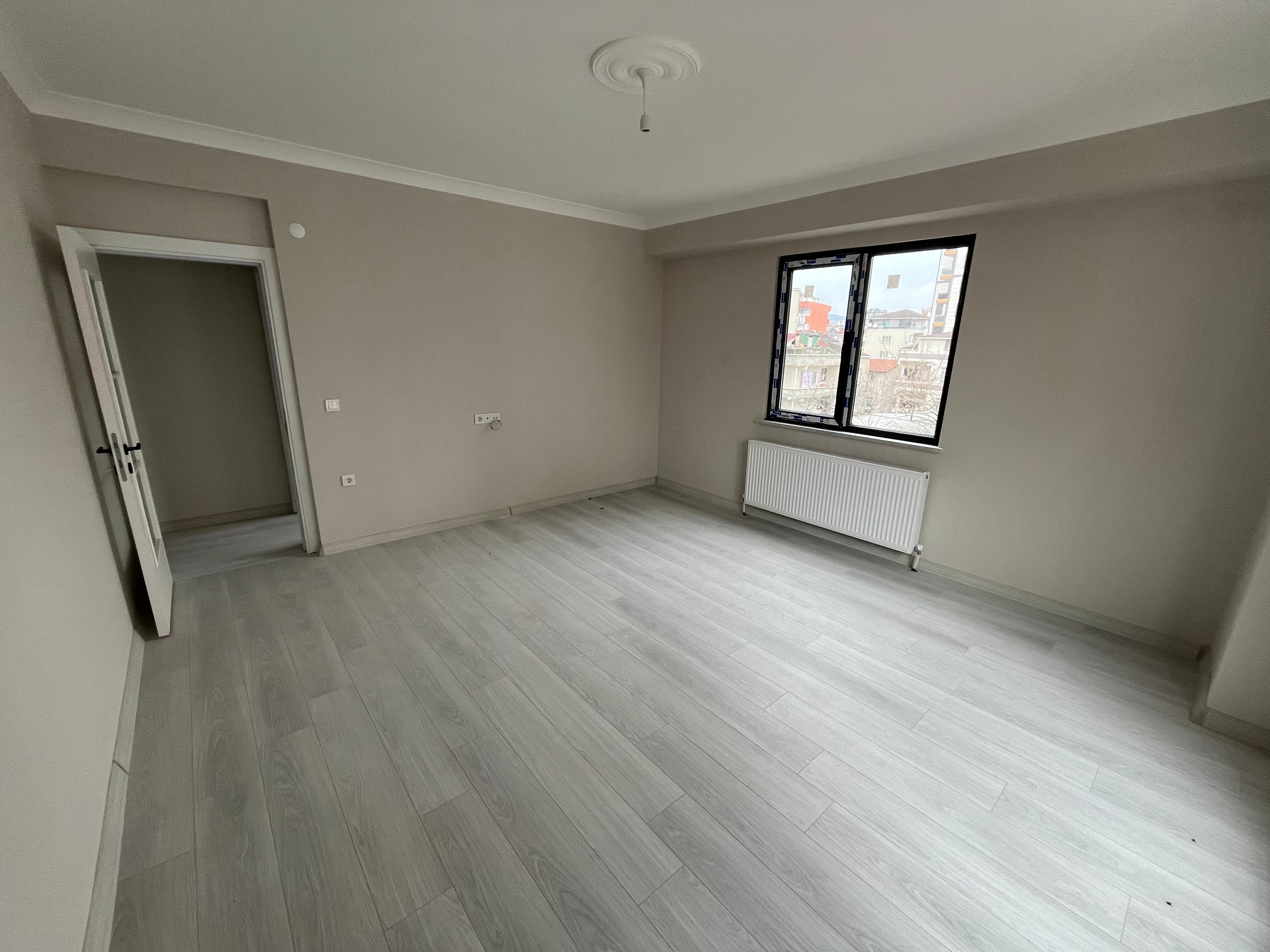 Pendik Çamçeşme'de Satılık 2+1 Kapalı Otoparklı Daire